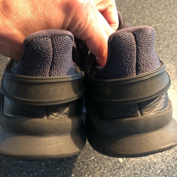 Men’s Adidas Equipment black with red stripes size 10 Running shoes - Picture 12 of 15